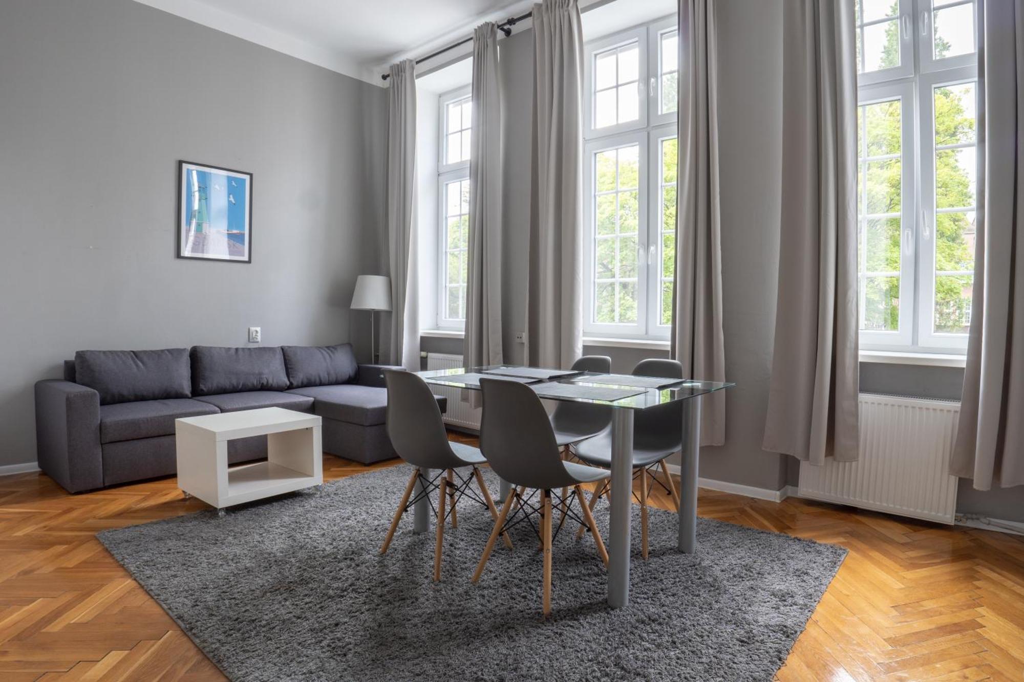 Apartament Viu Postcards From